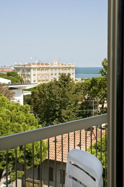 Hotel Donatello Cesenatico Exteriör bild