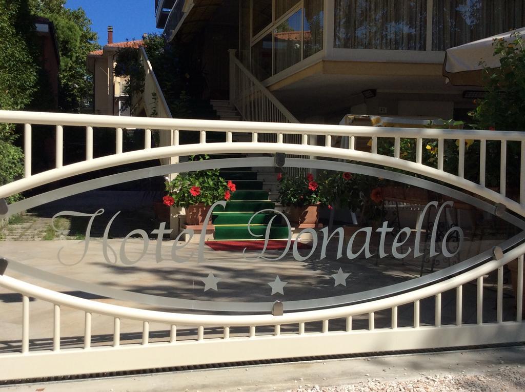 Hotel Donatello Cesenatico Exteriör bild